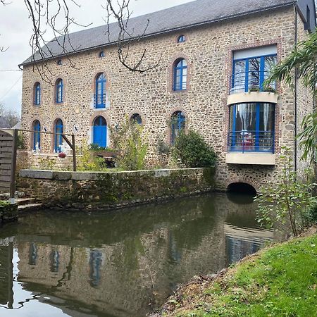 Le Moulin De Meral Montsûrs Exterior foto